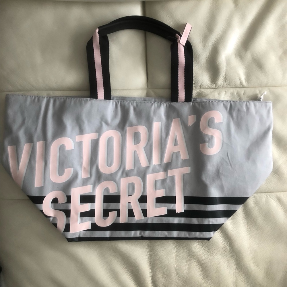 Bundles 2 Victoria Secret tote